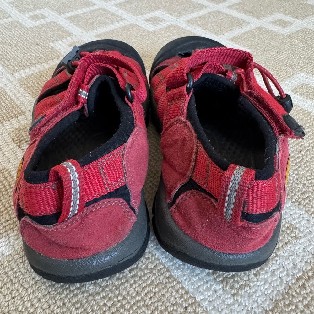 KEEN Kids Waterproof Sport Sandals Red Black Trail Hiking Shoes Beach Summer 1 - Picture 6 of 7